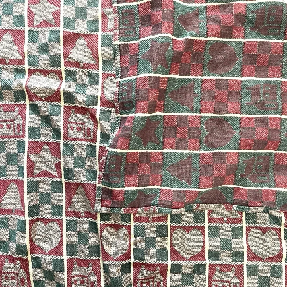 Vintage X-Mas Tablecloth 52x86 Woven Cabin Cottage Hearts Trees Holiday Rustic